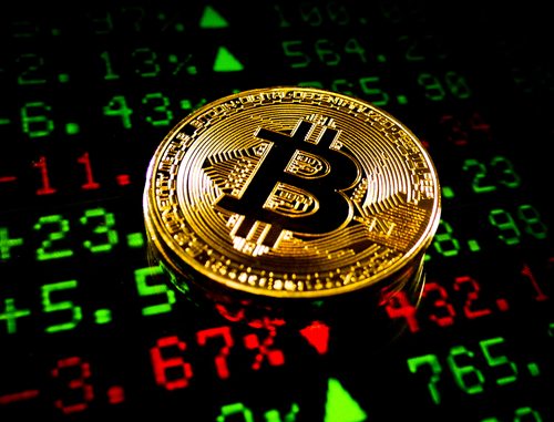 BTC rebounds after briefly touching below $65 000