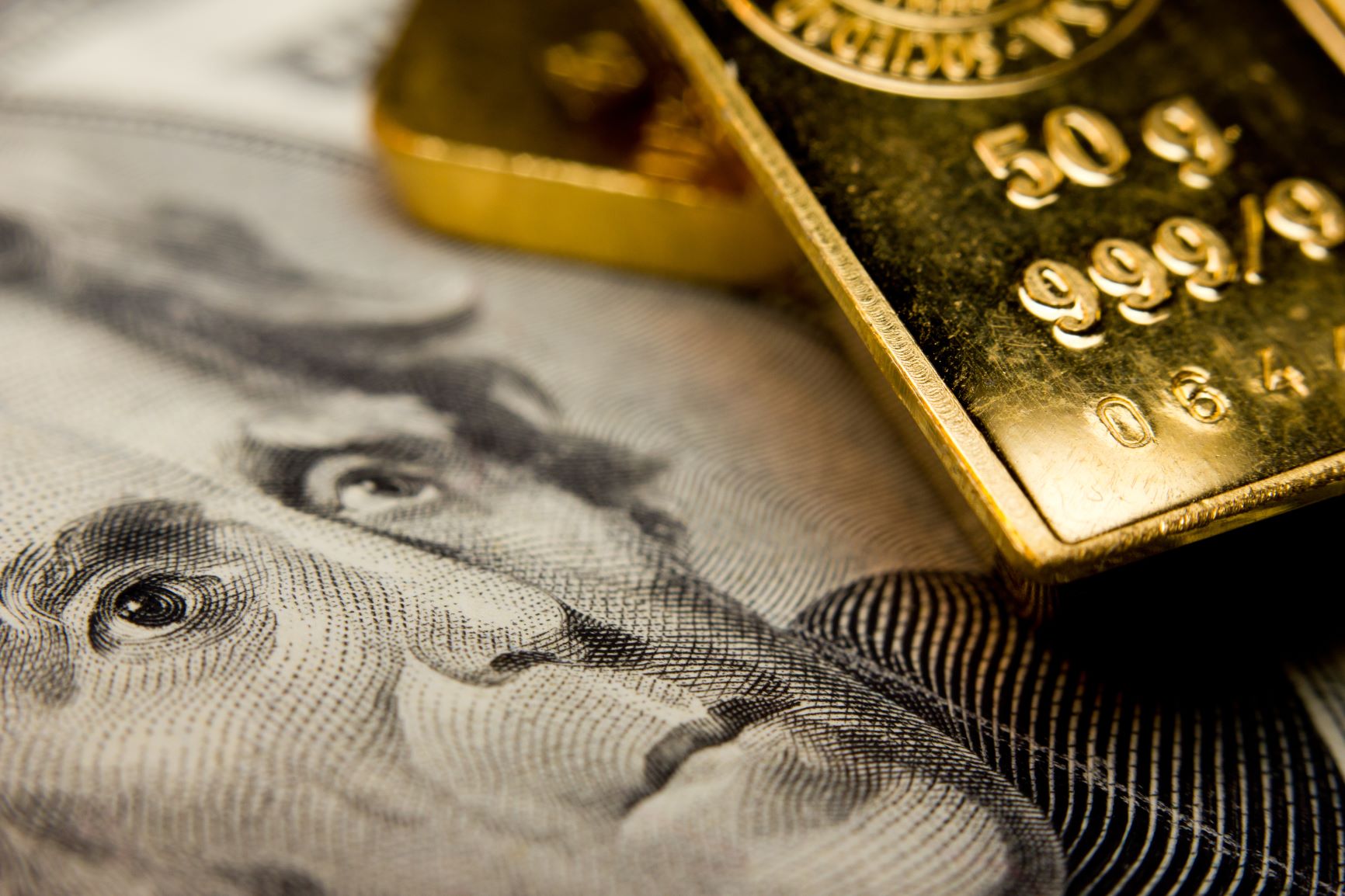 Gold prices surge amid fed rate cut expectations