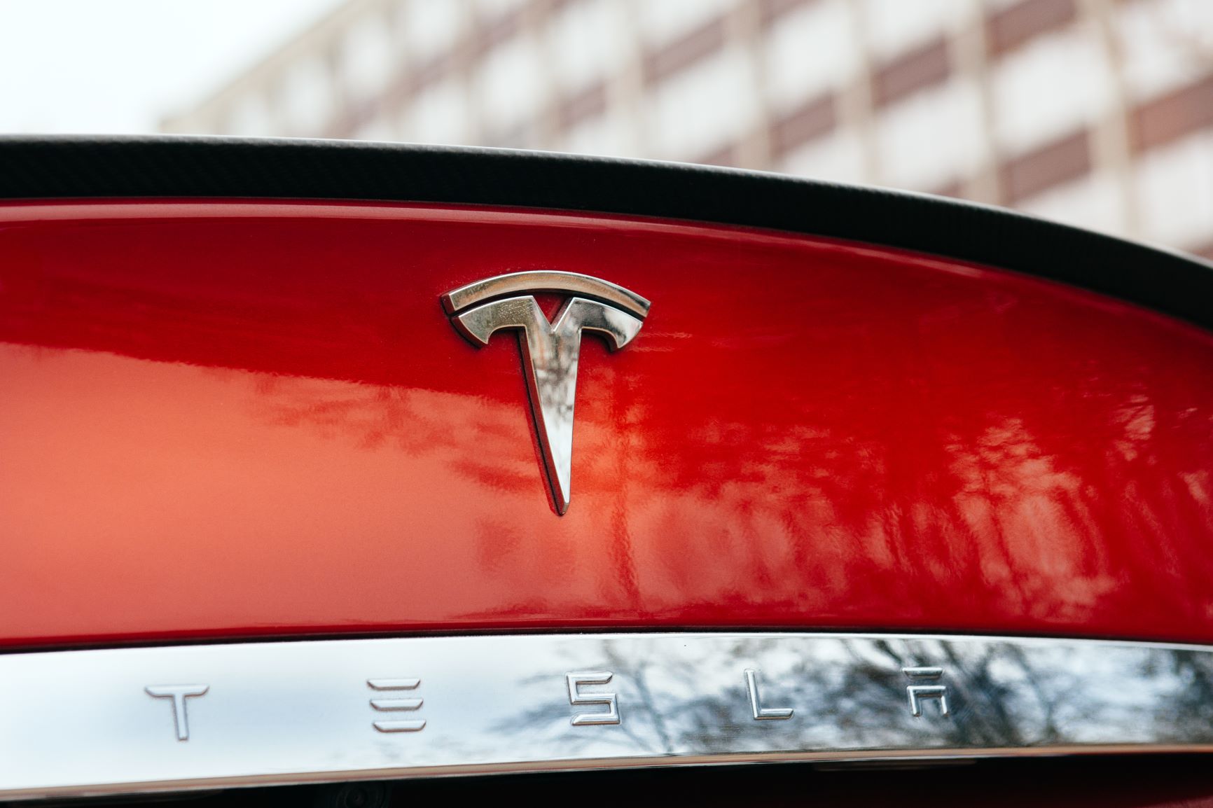 Tesla shares may move 4.7% on Q3 earnings